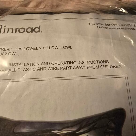 Grandin Road Holloween pillow owl with light up eyes new in bag - Picture 6 of 7